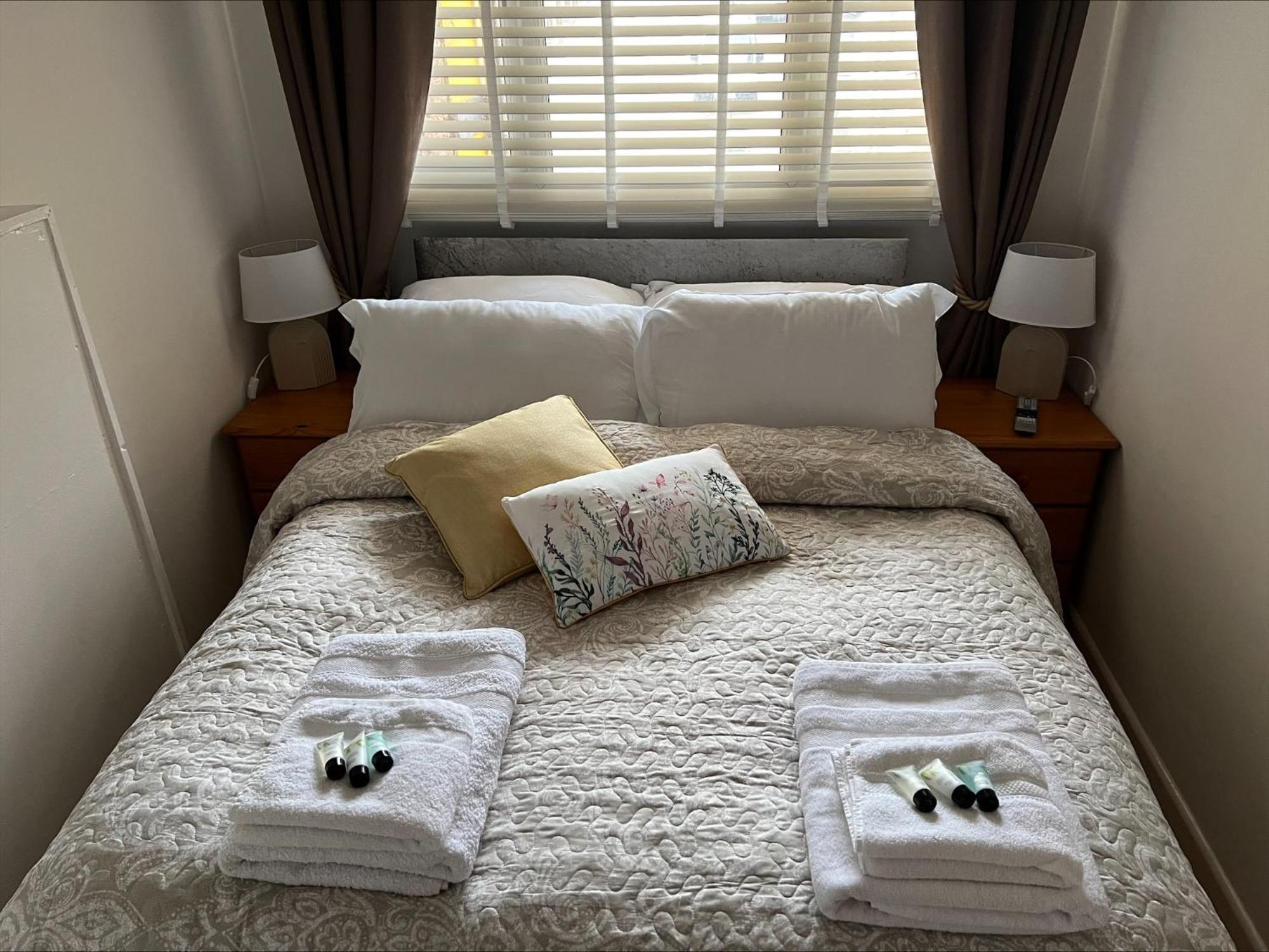 Golden Lion Apartment บริกแซม ภายนอก รูปภาพ